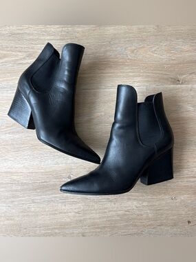Kendall + Kylie Classic Black Leather Pointed-Toe Ankle Boots 38.5